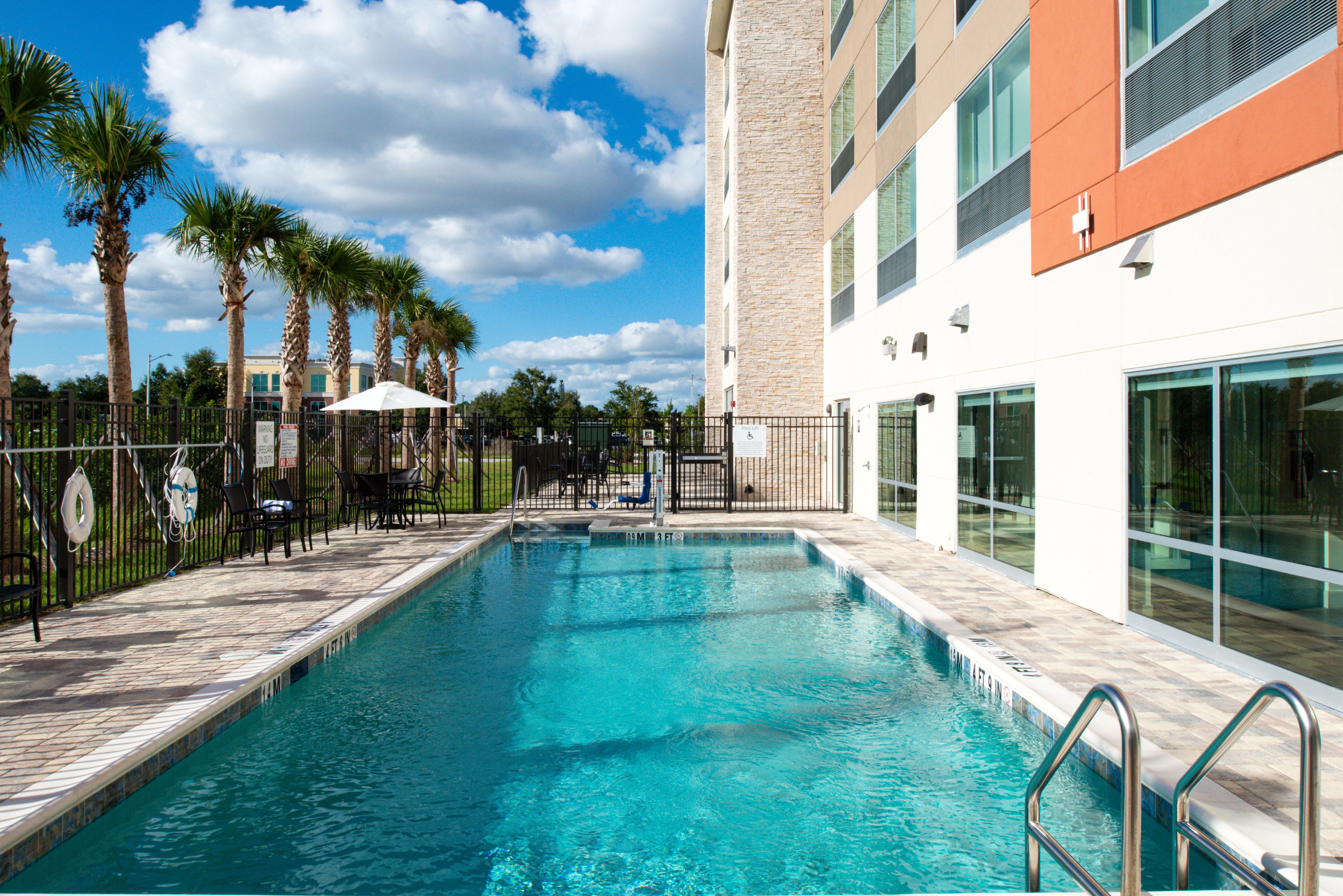 Holiday Inn Express Orlando - South Park By Ihg Williamsburg Экстерьер фото